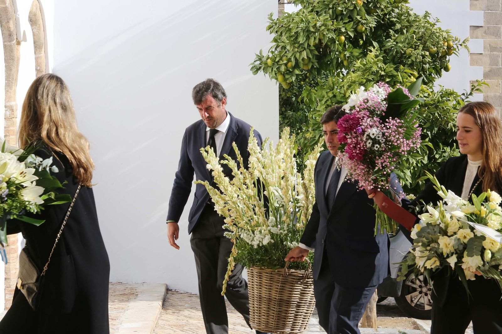 Primeras imágenes del entierro de Mercedes Domecq