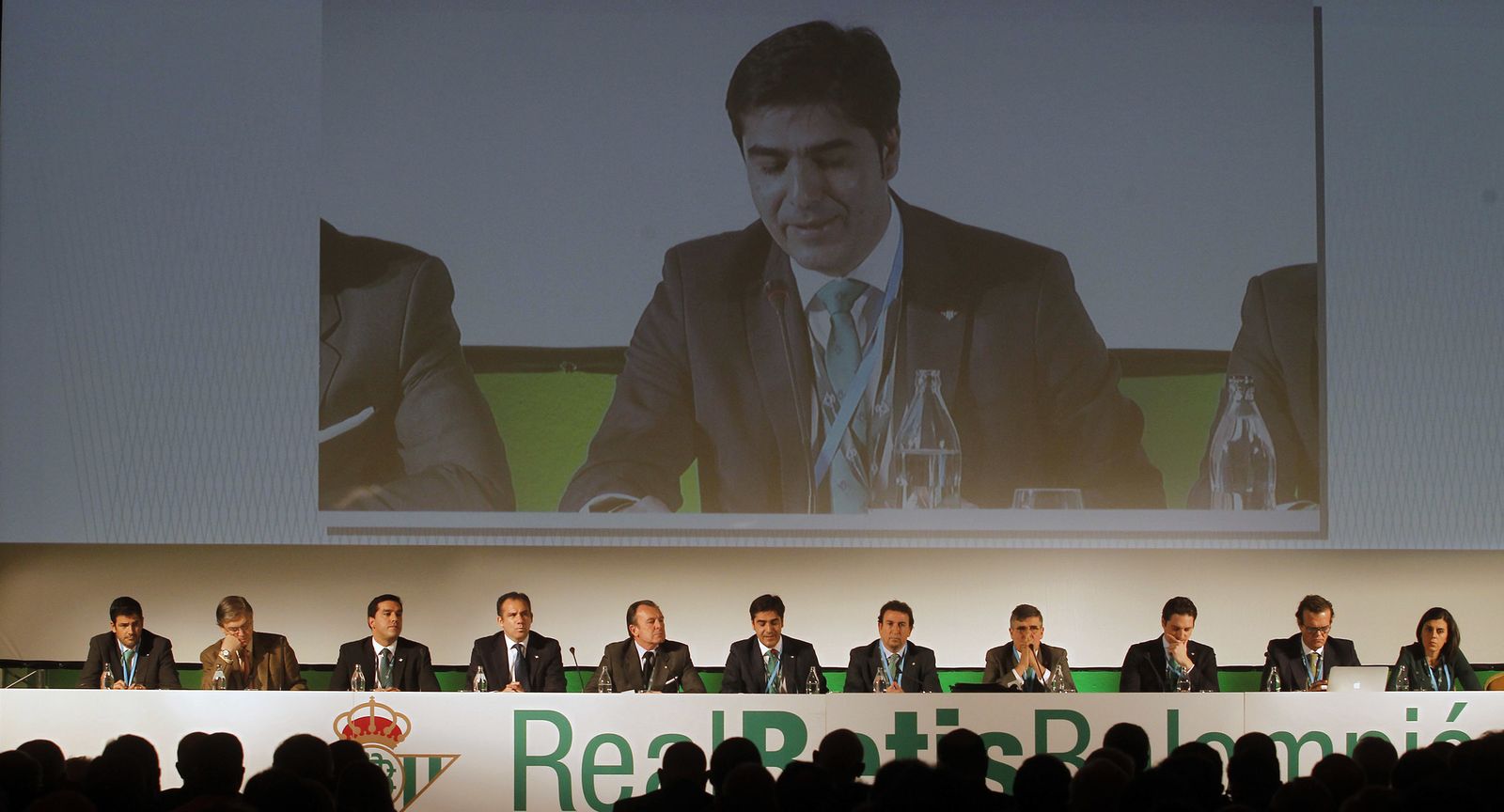 La Junta General de Accionistas del Betis, en imágenes.