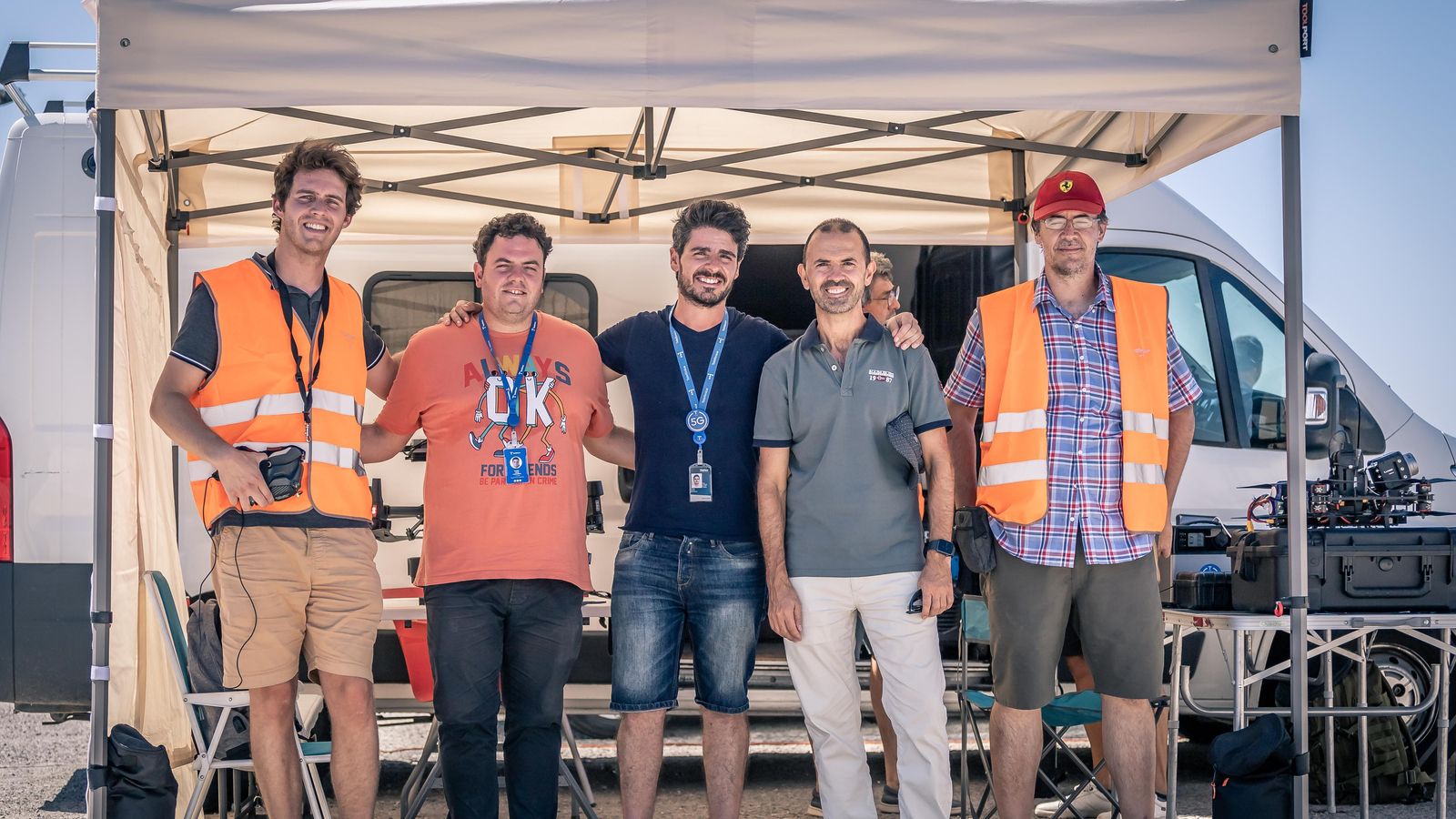 Uno de los grupos que velará este fin de semana de que los drones de Telefónica cumplan sus cometidos