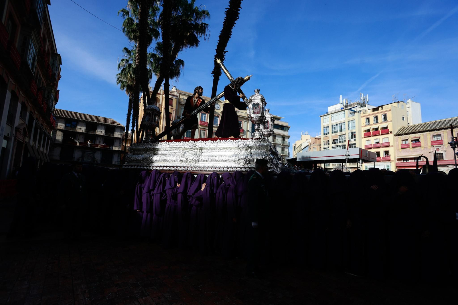 Las fotos de la procesión de Pasión el Lunes Santo en Málaga