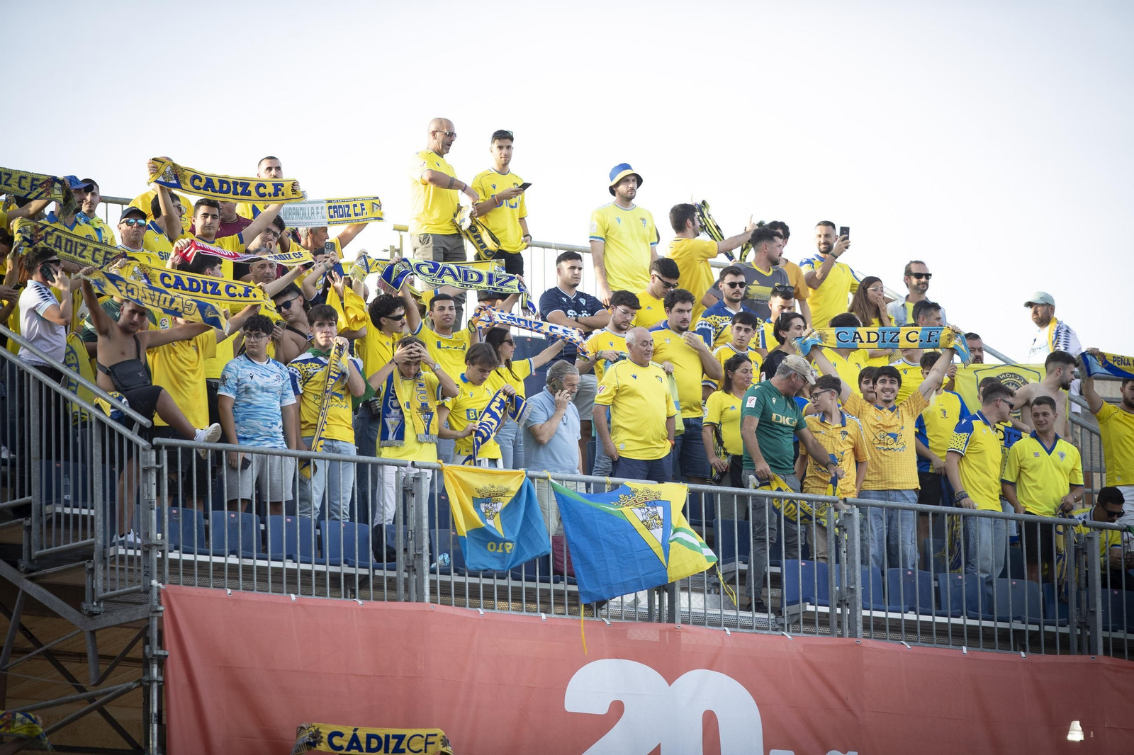 Encuéntrate en la grada del Nuevo Los Cármenes