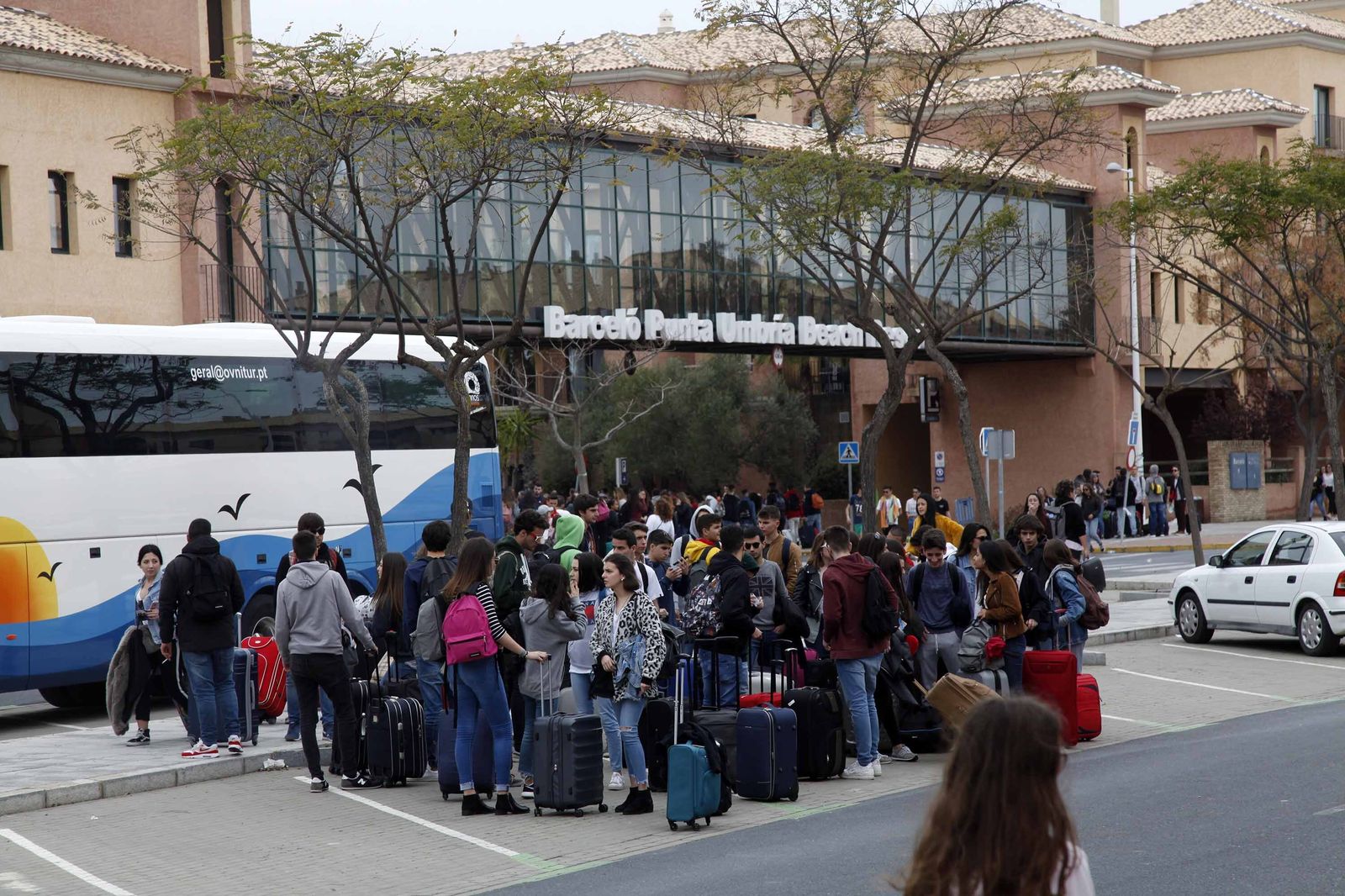 Estudiantes portugueses recién llegados en autobús a Punta Umbría, antes de la pandemia.