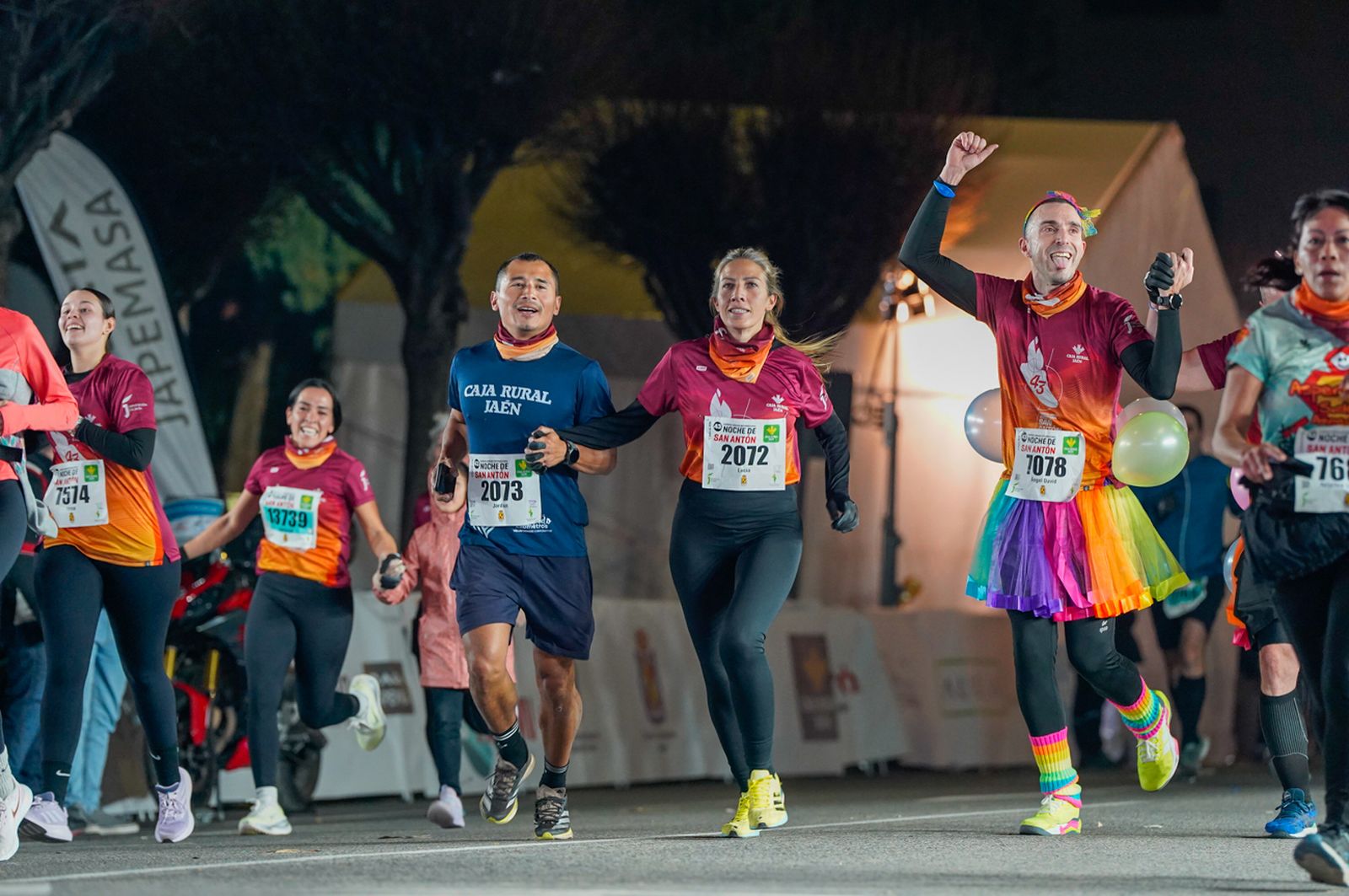 En imágenes: búscate en tu llegada a meta de la Carrera de San Antón 2026 (3)