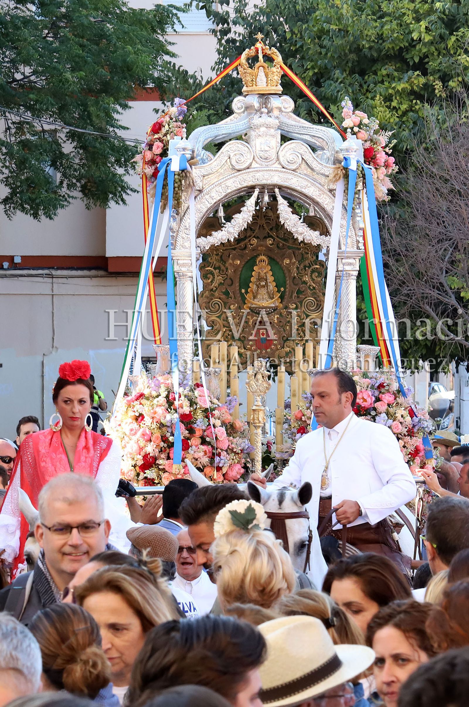 Imágenes de la Hermandad del Rocío de Huelva en su salida. Rocío 2019