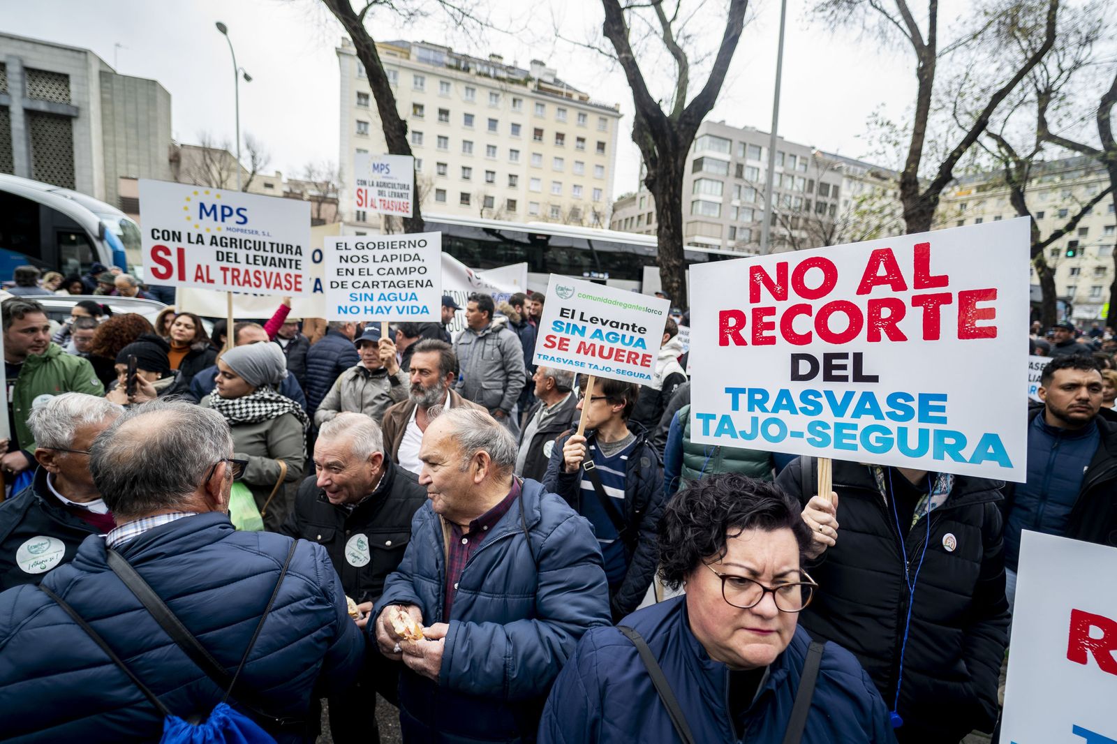 Manifestación en contra del recorte del Tajo Segura que afecta al Levante