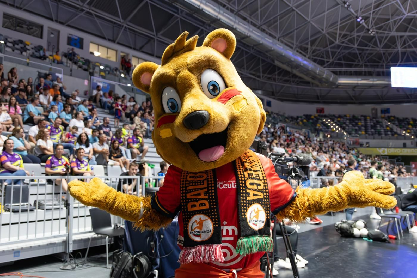 Las gradas del Olivo Arena en las semis de la Copa del Rey de balonmano, en imágenes
