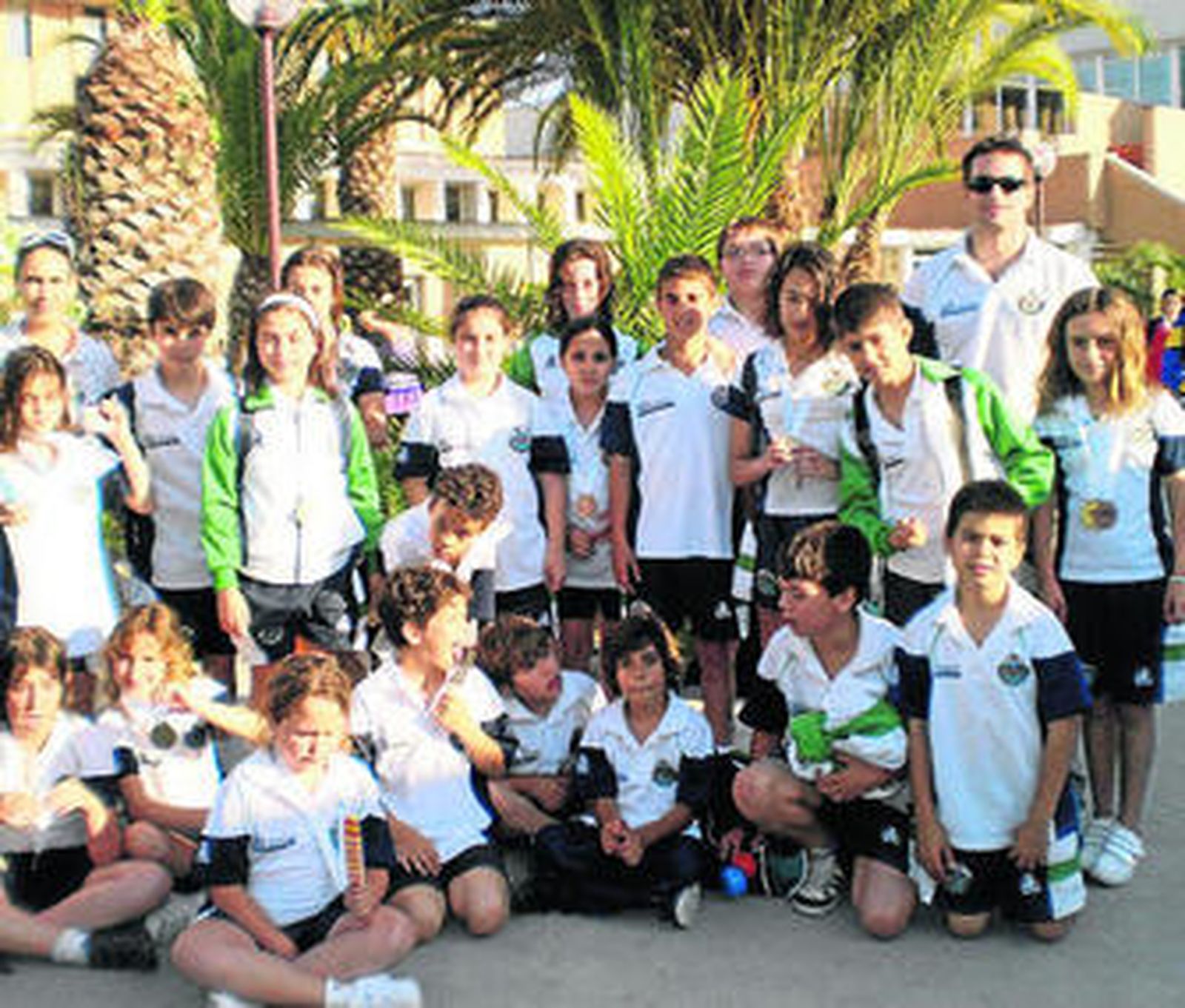 El equipo del CN San Fernando que estuvo presente en El Puerto.