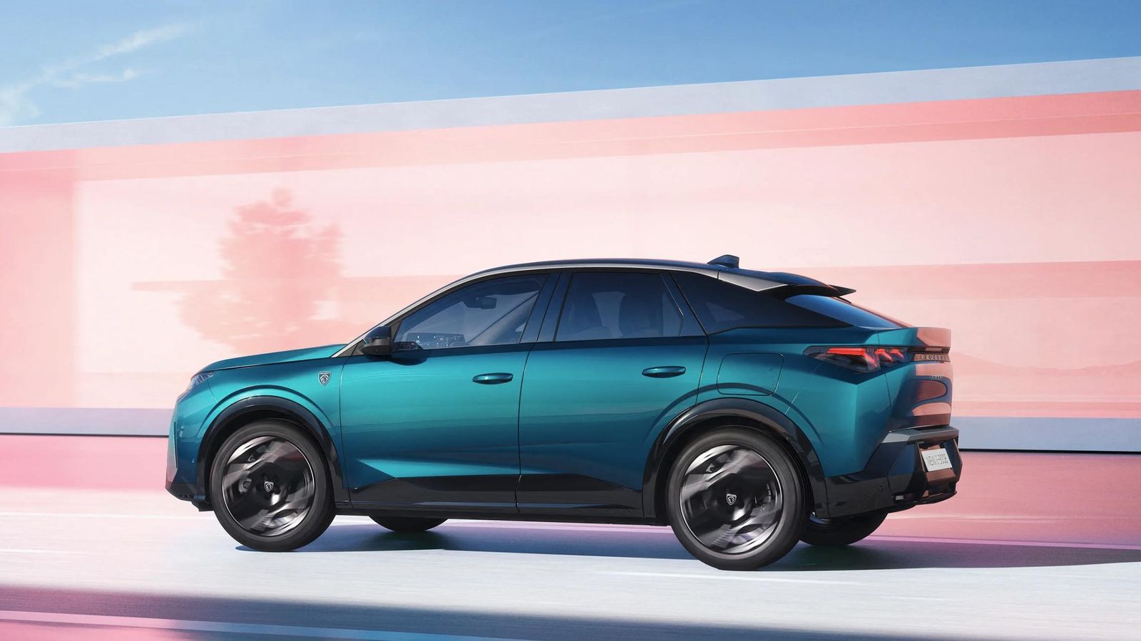 Le corresponde al e-3008 el estreno de la plataforma STLA Medium de Stellantis. Permite utilizar uno o dos motores y baterías de mayor capacidad de las que hasta ahora se usaban en los eléctricos del grupo.