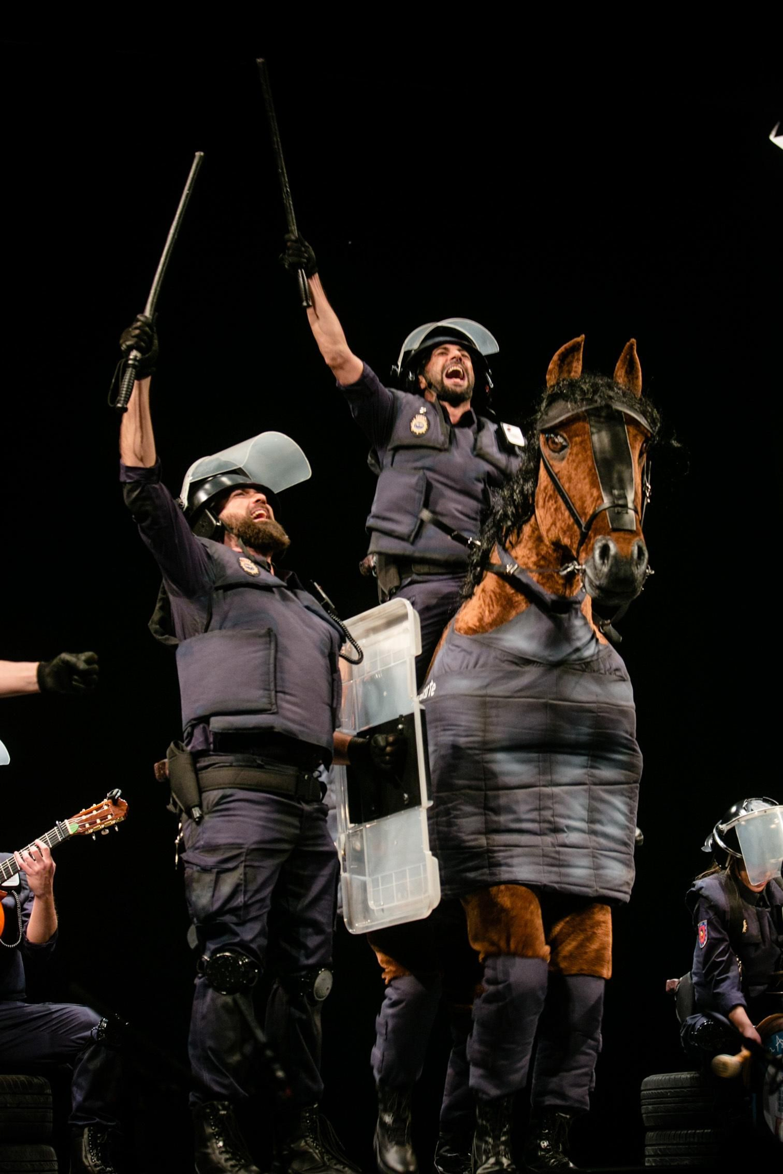 La chirigota "Jarabe de Palo"