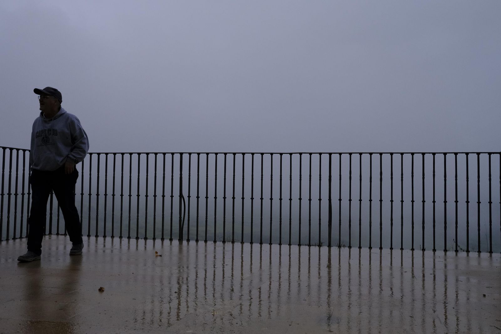 La lluvia y la niebla transforman Ronda, en fotos