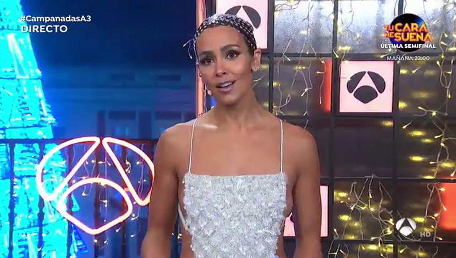 Pedroche en las pasadas campanadas, con su vestido tipo mascarilla