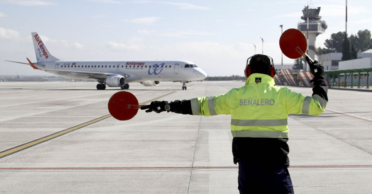Rechazo total al cierre del Aeropuerto de Granada en 2027 ...