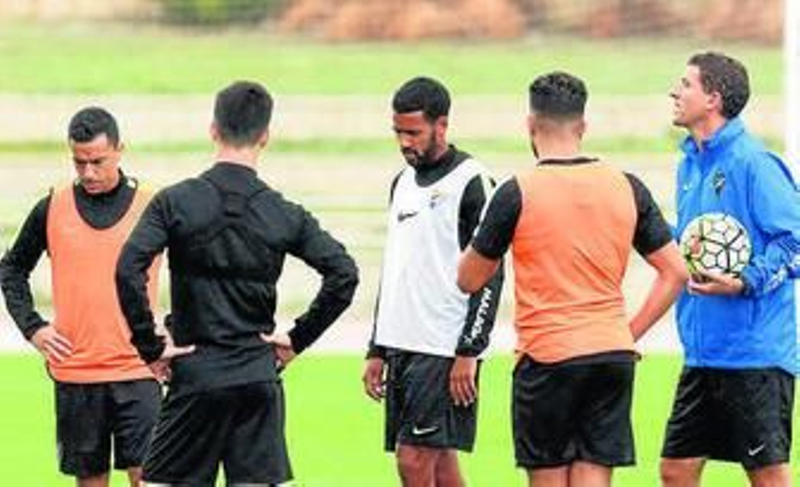 Gracia alecciona al grupo.