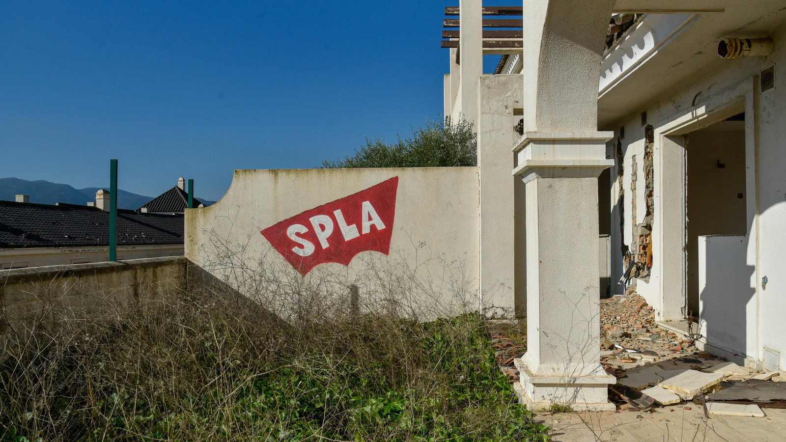 Fotos de la urbanización abandonada en Cortijo Grande, en Los Barrios