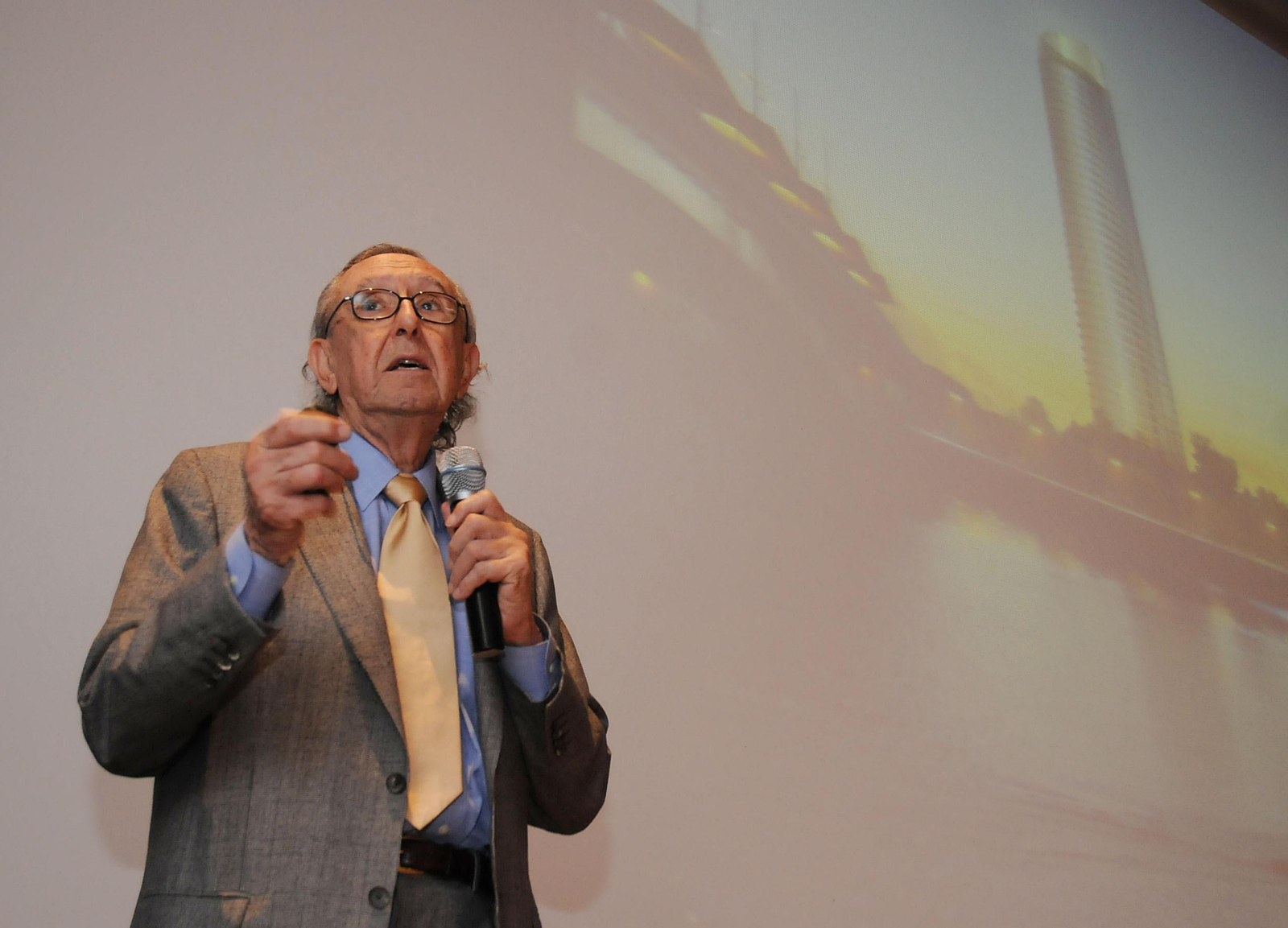 Conferencia de César Pelli, arquitecto autor del proyecto de Torre Sevilla - Juan Carlos Vázquez