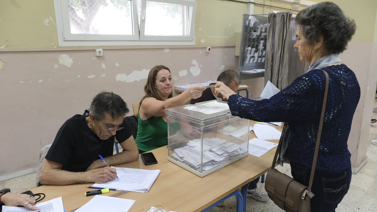 Imágenes de las votaciones en las Elecciones Municipales 2023, en Almería capital
