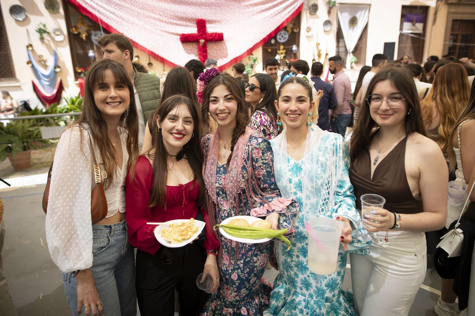 Las mejores imágenes del inicio de las Cruces en Granada