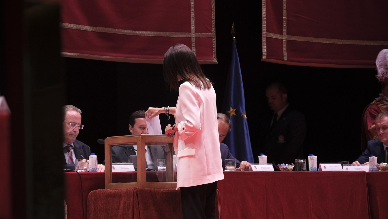 Imágenes de la constitución de la Corporación Municipal de almería, con María Vázquez como Alcaldesa