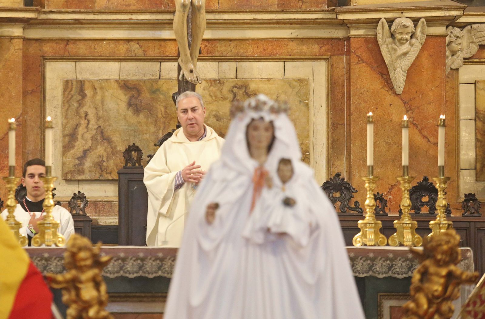 Fotos de la misa de despedida de la Virgen Santa María La Coronada en San Roque