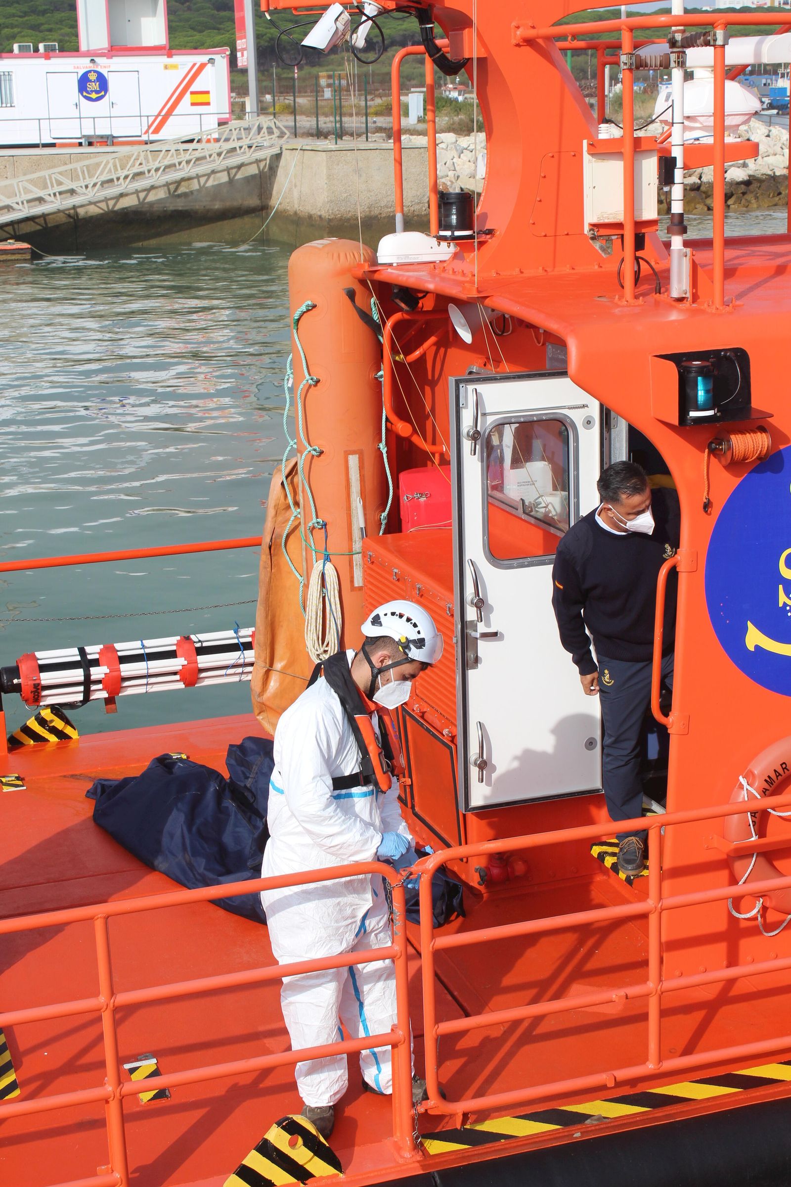 Rescatados dos nuevos cuerpos del naufragio de Trafalgar