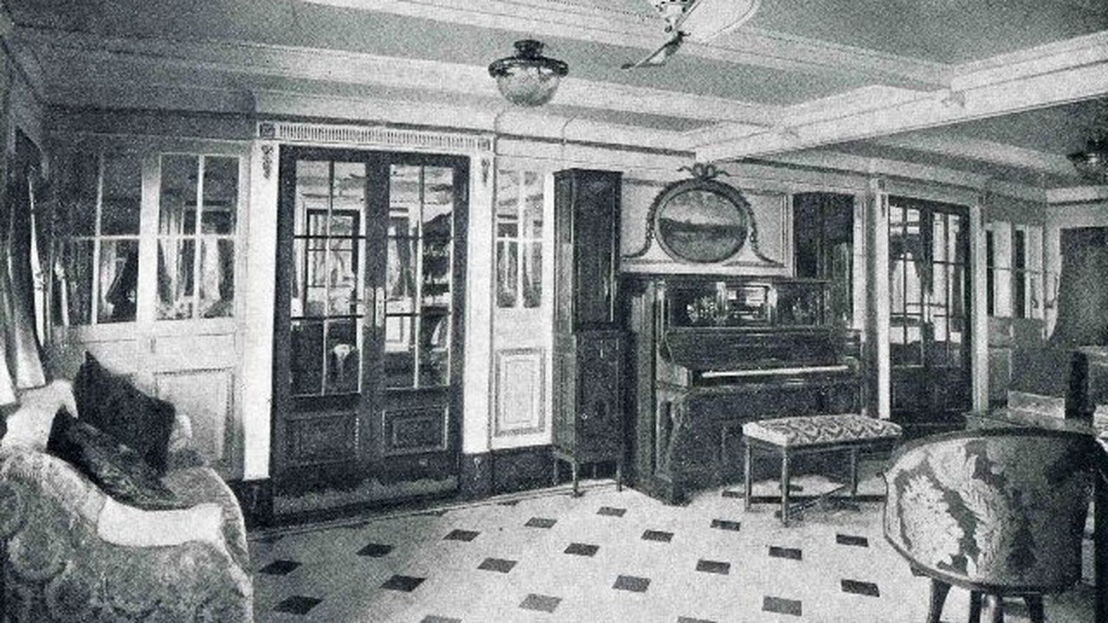 Interior del Vapor Santa Isabel. Hall.