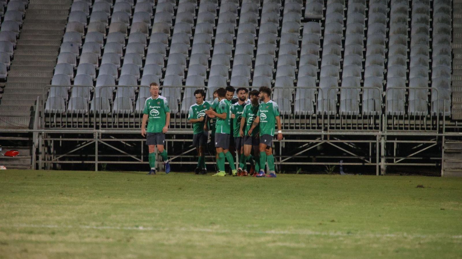 Los jugadores del Moralo celebran uno de los goles.