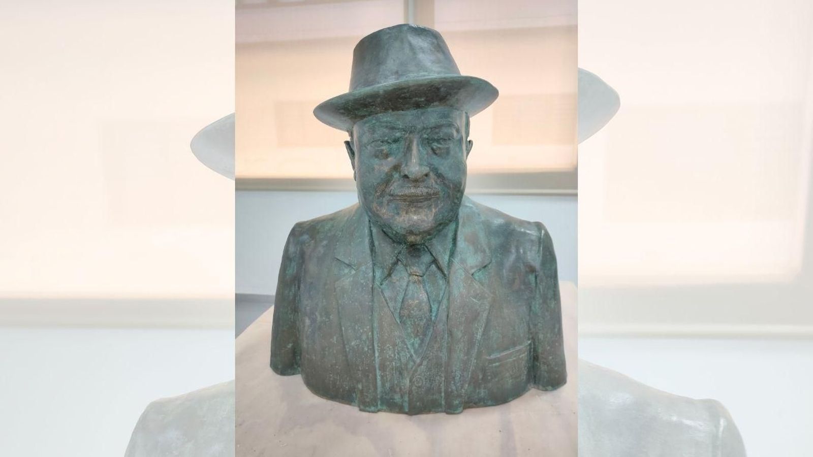 Busto restaurado de Don Cristóbal.