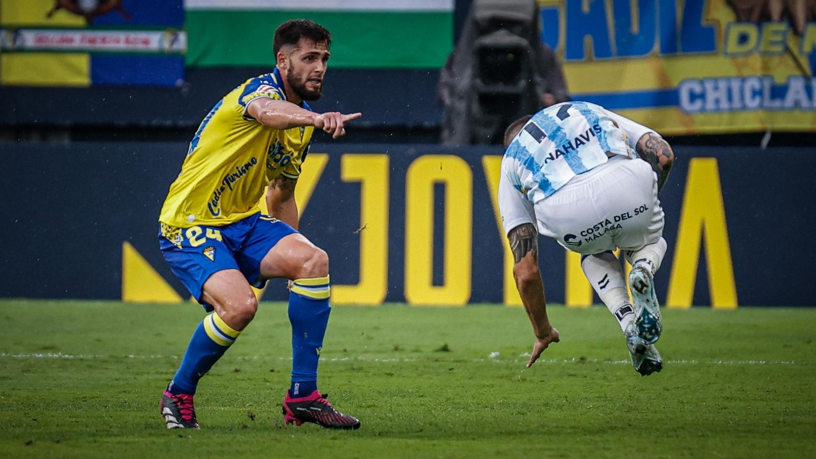 Búscate entre las imágenes del partido de futbol Cádiz CF - Málaga CF