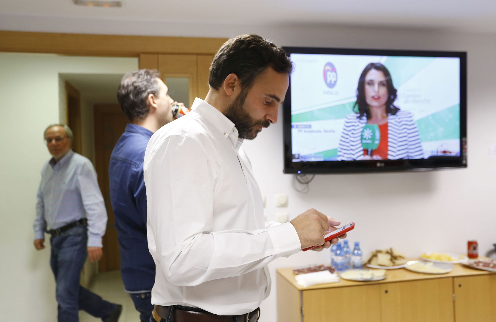 El PSOE gana las elecciones en Málaga y Vox se convierte en la tercera fuerza.