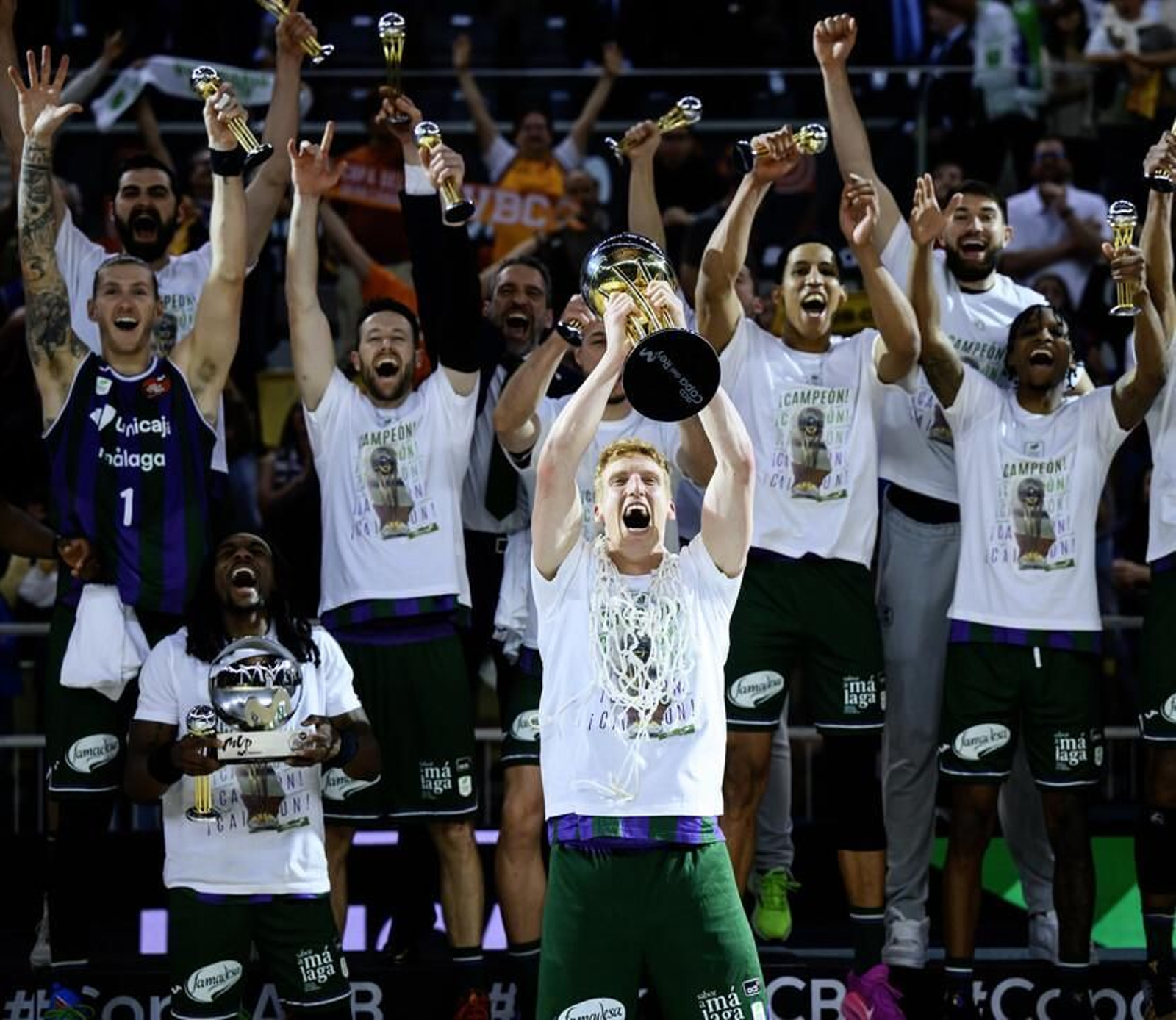 El Unicaja, campeón de Copa: Todas las imágenes del partido, la fiesta y la llegada a Málaga