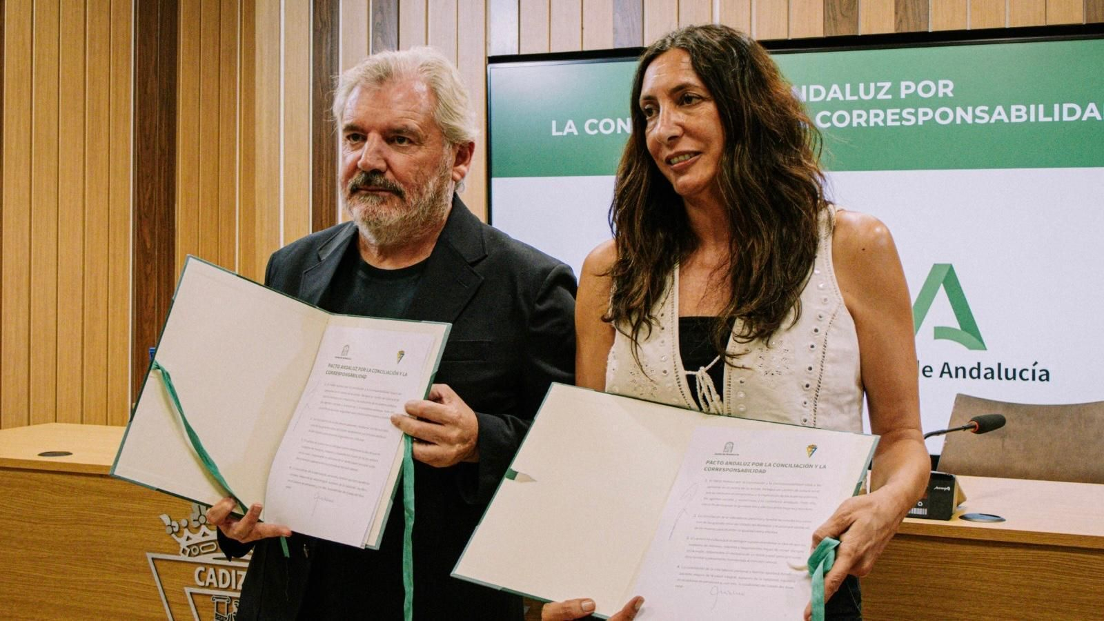 Loles López (d) y Manuel Vízcaíno.