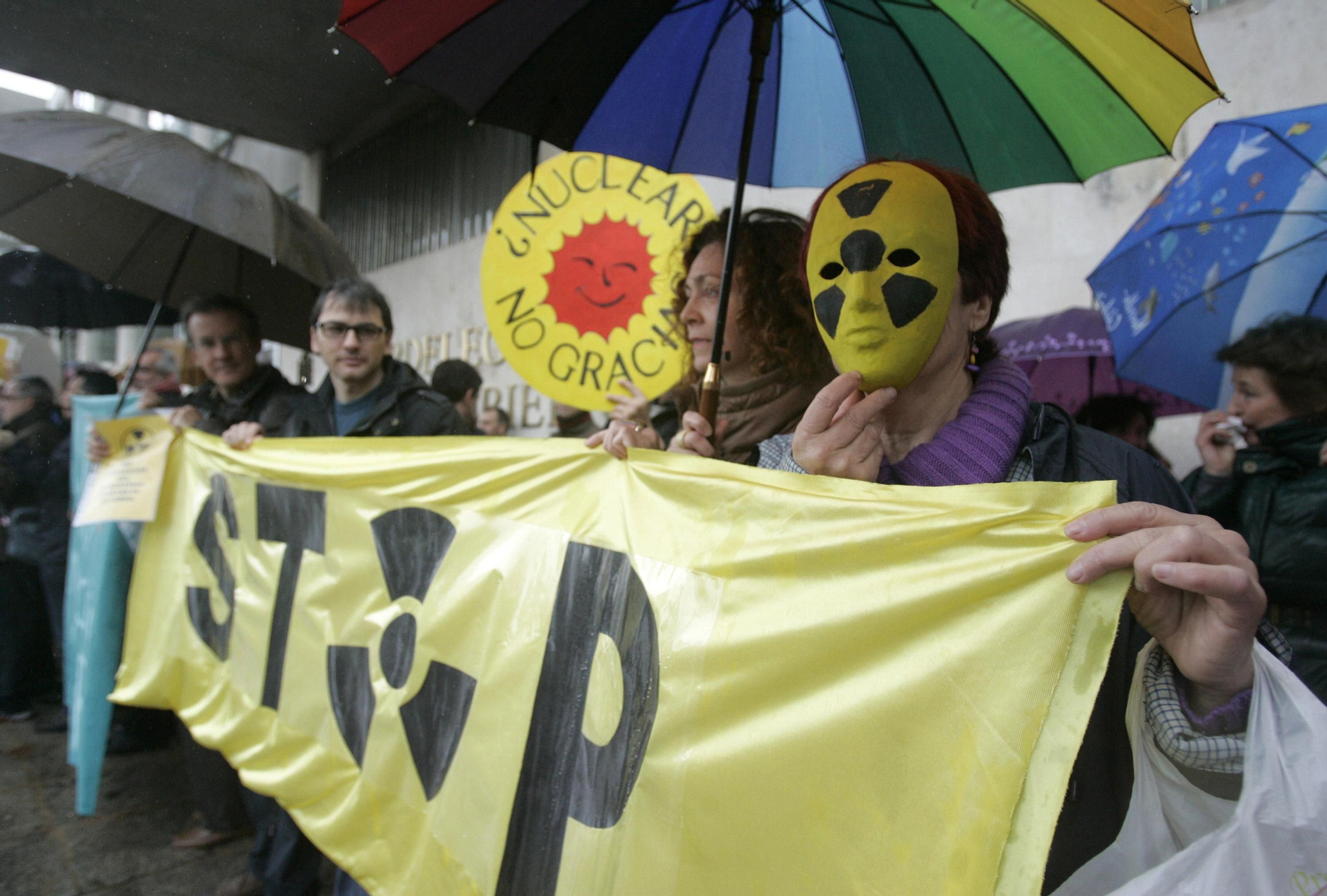 Concentración de los ecologistas contra El Cabril. Concentración de los ecologistas contra El Cabril.