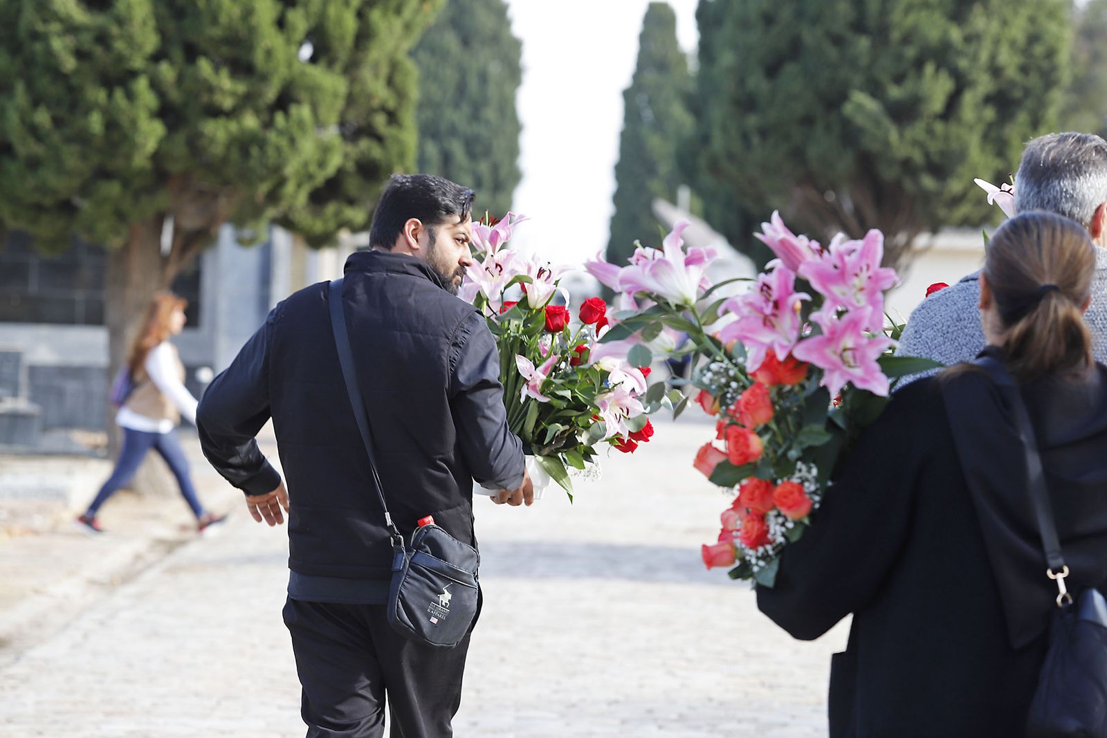 Imágenes del Día de Todos los Santos en el cementerio de la Soledad de Huelva