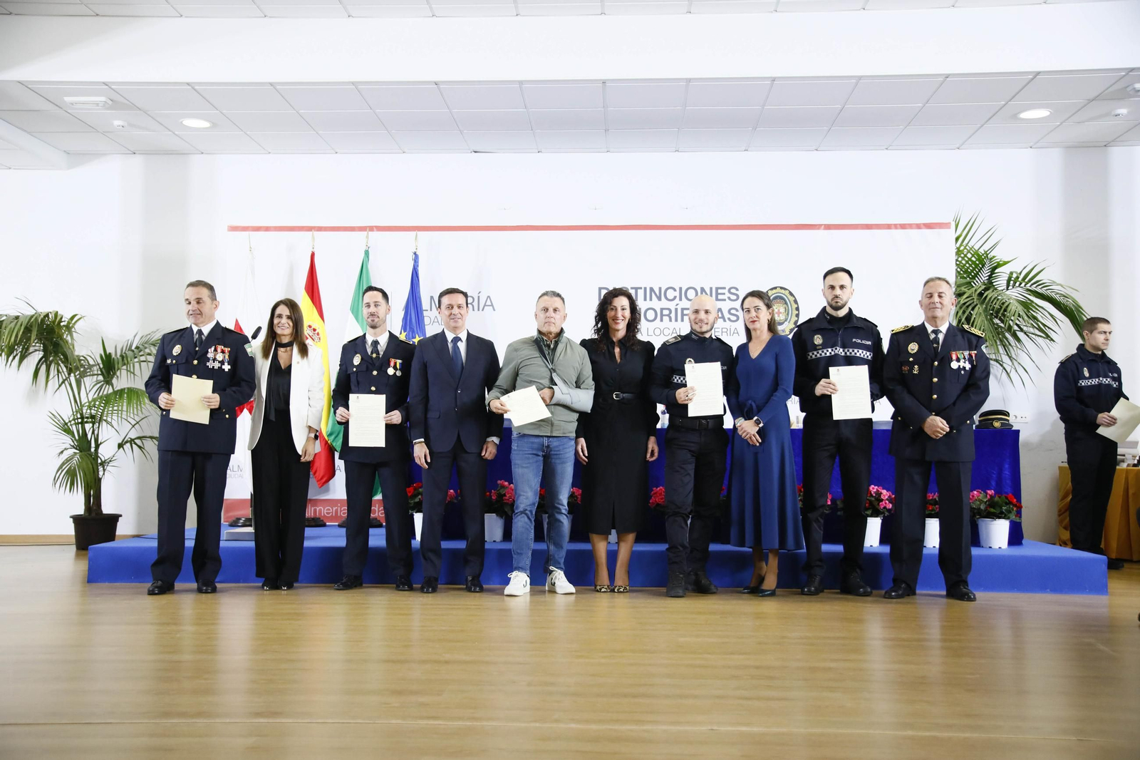 Las imágenes del acto institucional de la Policía Local de Almería con motivo de la festividad de su patrón, San Esteban