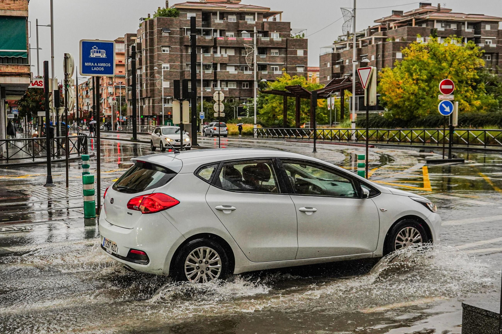 En Granada capital la lluvia de dejó notar bastante.