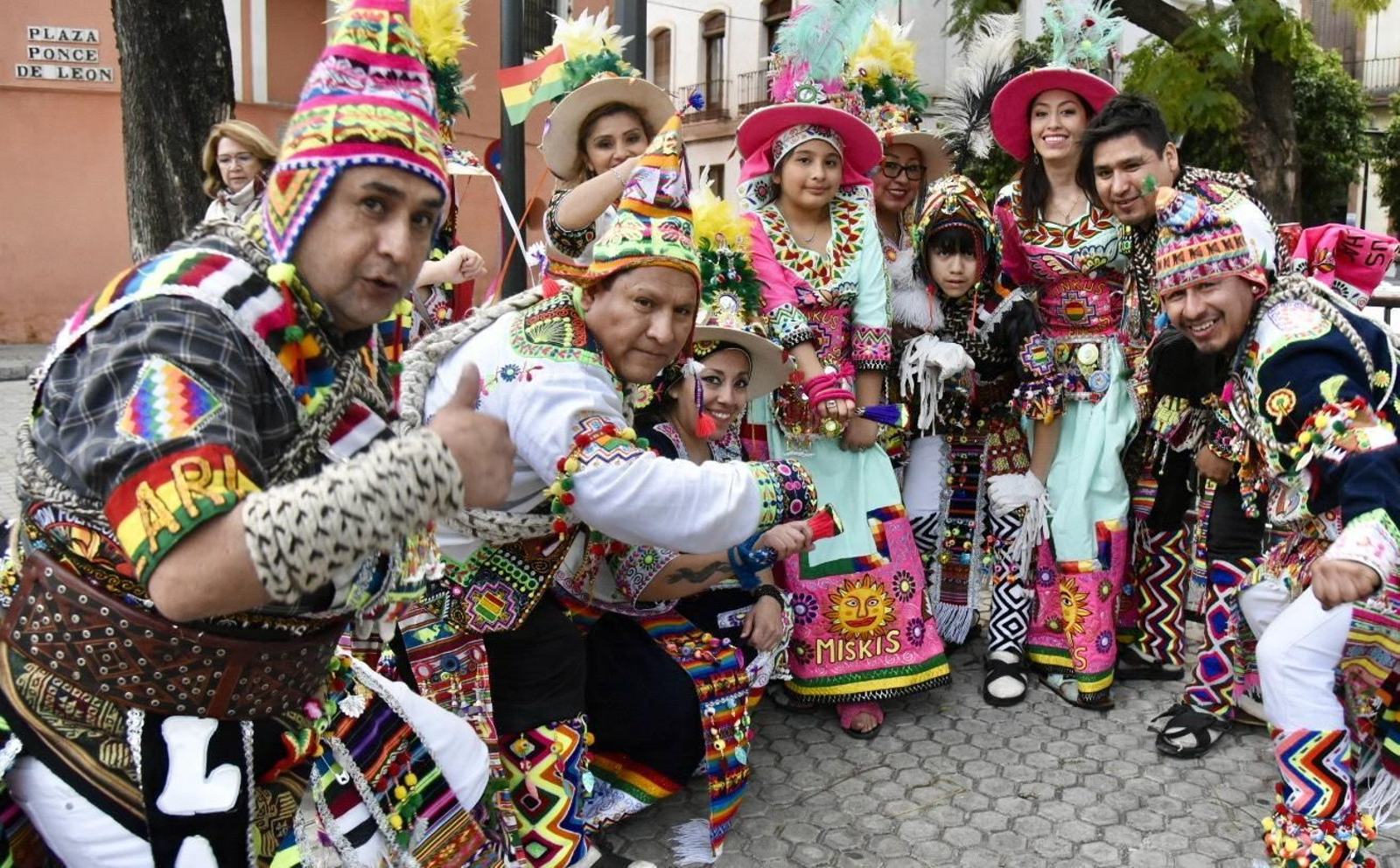 Fotogalería del carnaval boliviano e iberoamericano en Sevilla 2025