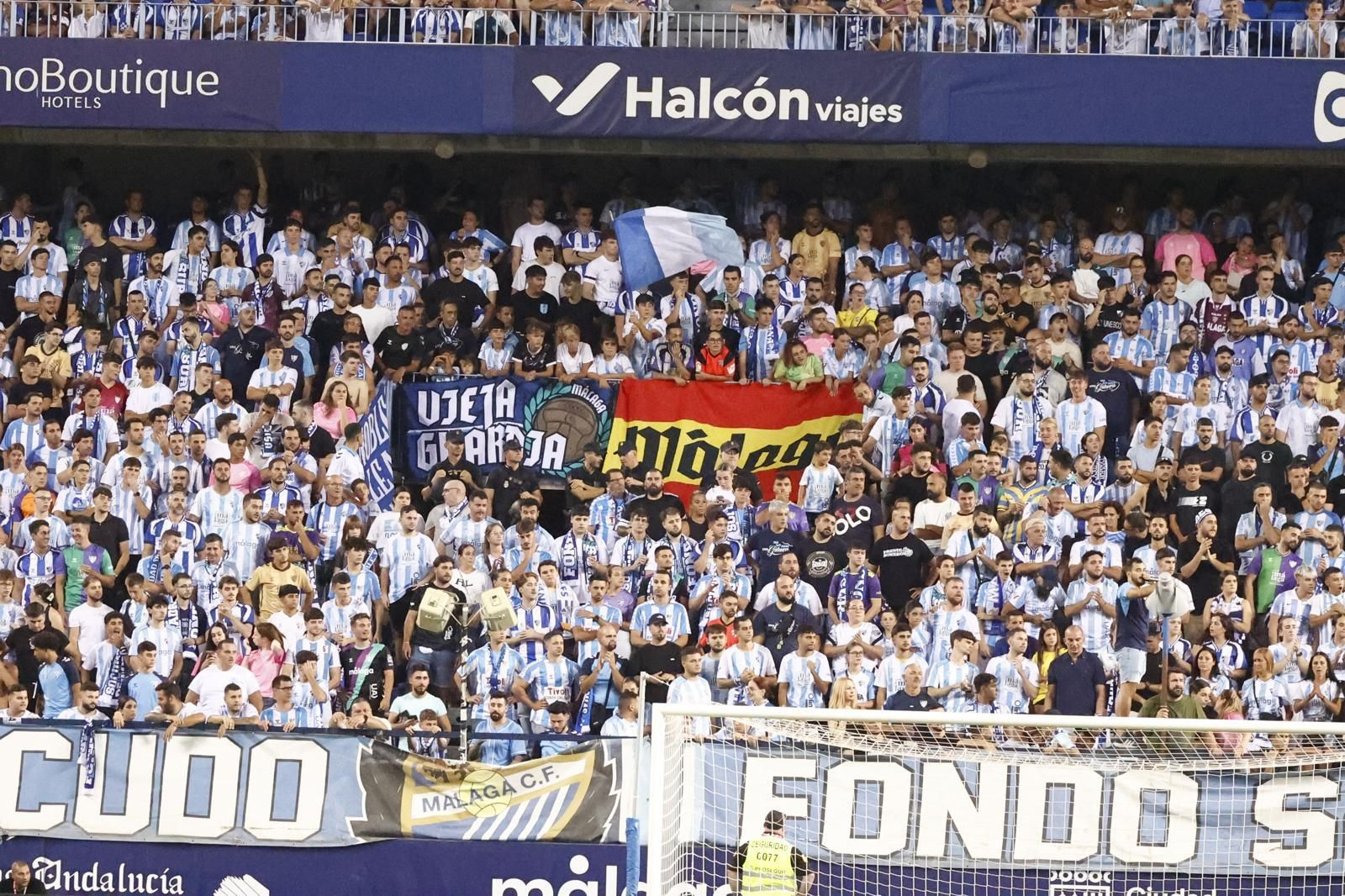 Búscate en las gradas de La Rosaleda en el Málaga CF-Real Sociedad B