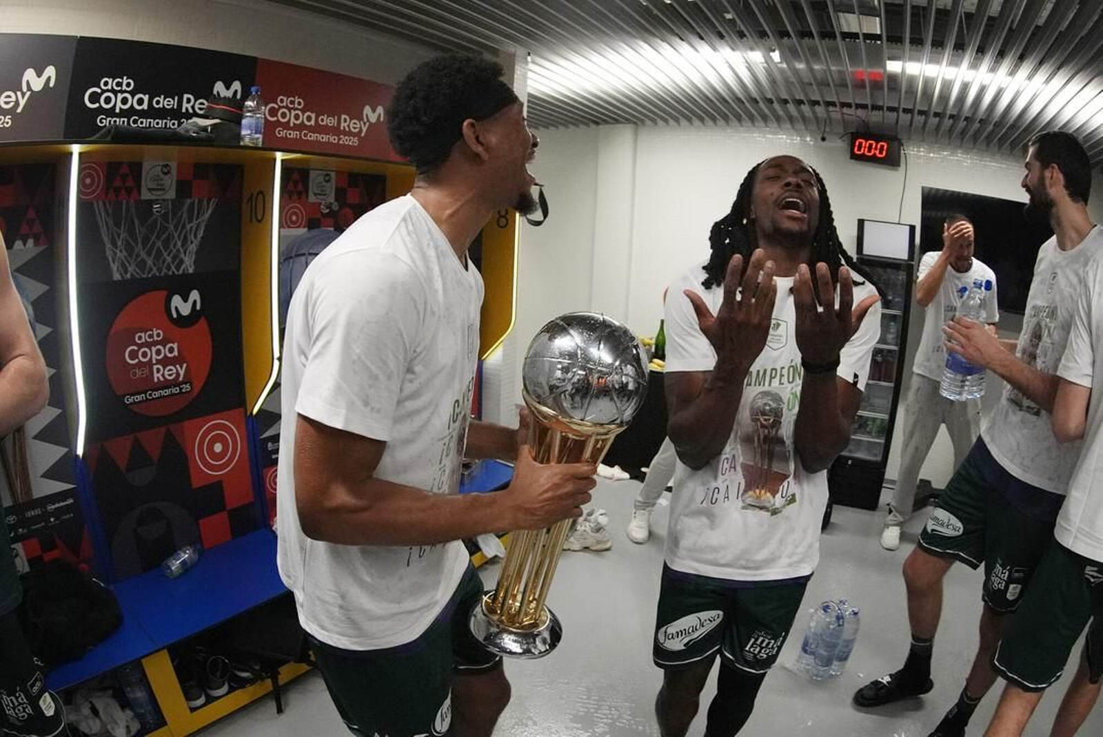 El Unicaja, campeón de Copa: Todas las imágenes del partido, la fiesta y la llegada a Málaga