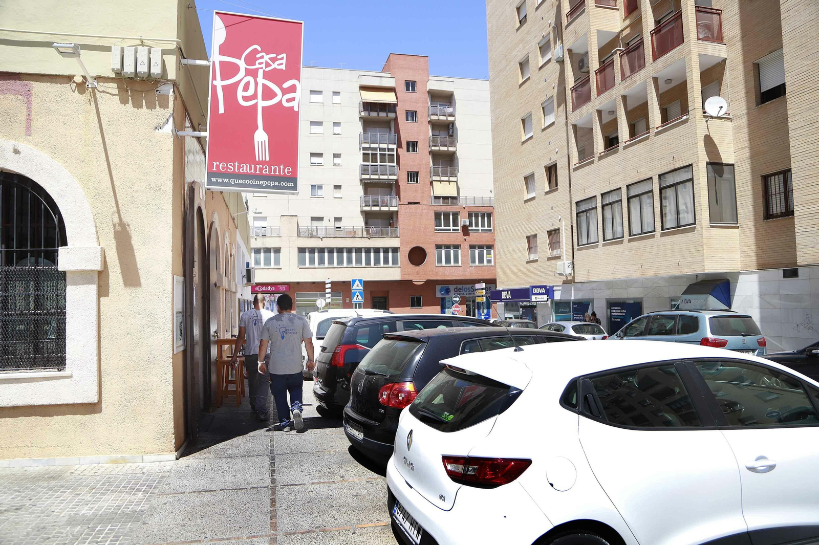 La calle donde está ubicada Casa Pepa, junto a la plaza Aníbal González.