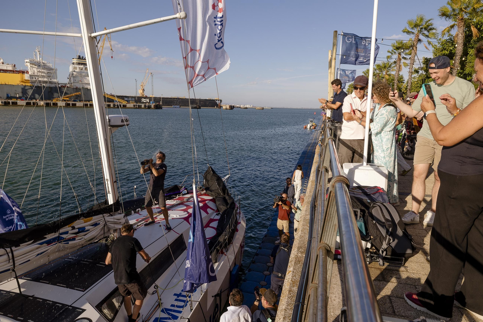 Imágenes de la apertura del Race Village de la Globe 40 en Cádiz