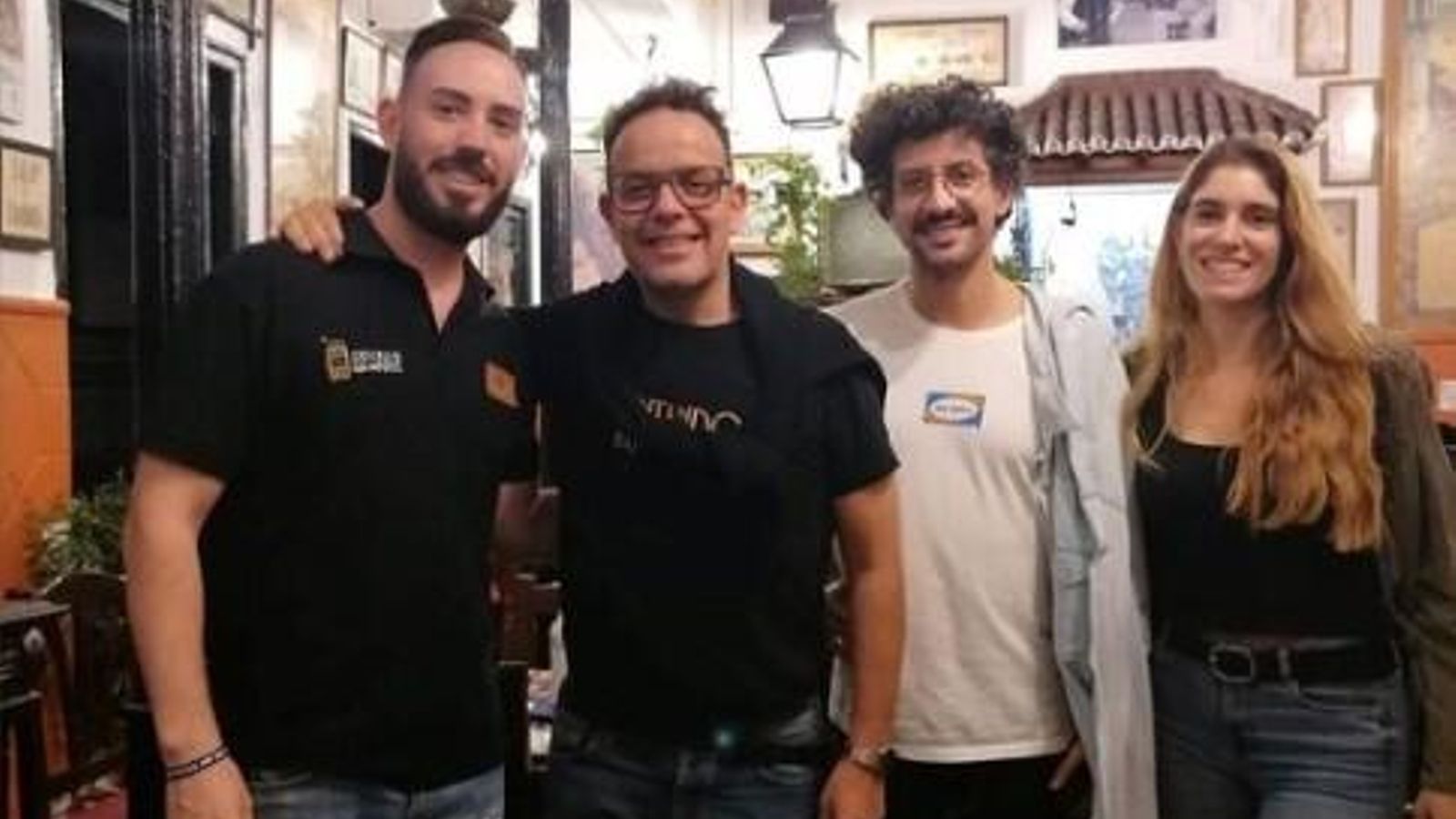 El protagonista de 'La jaula de las locas' no perdió la oportunidad de probar las especialidades de Casa El Pisto