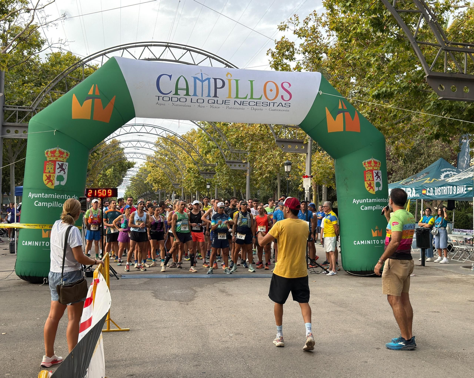 1.200 personas en la 'VIII Quedada Solidaria contra el Cáncer' en Campillos
