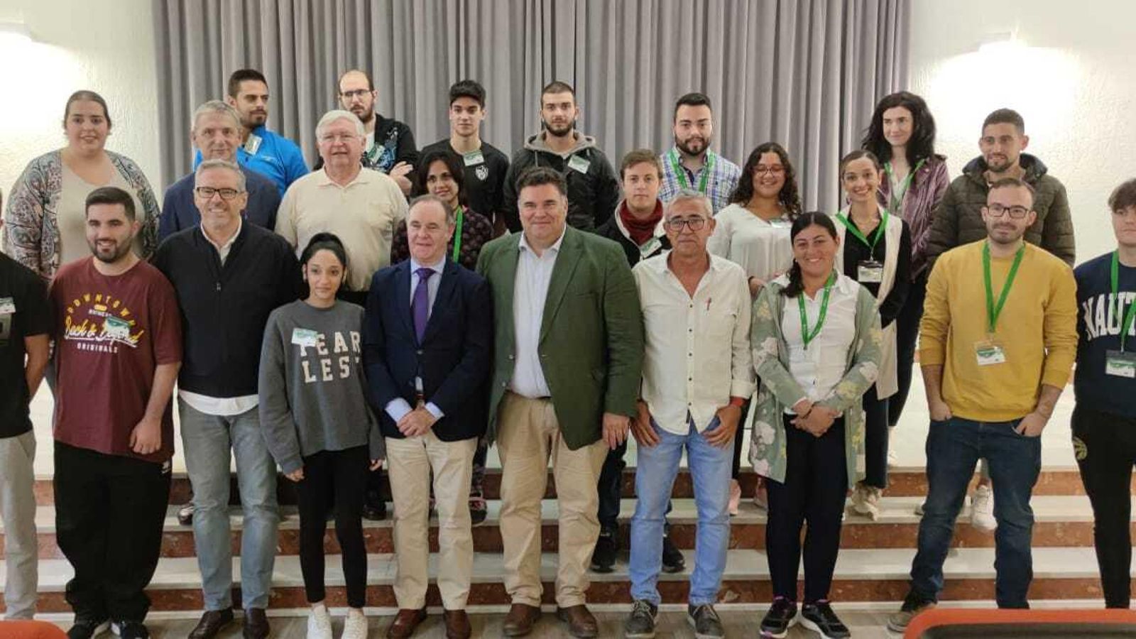 El delegado de Empleo ha dado la bienvenida a los 41 empleados por el Ayuntamiento de Morón de la Frontera para desarrollar la acción de promoción de empleo juvenil.