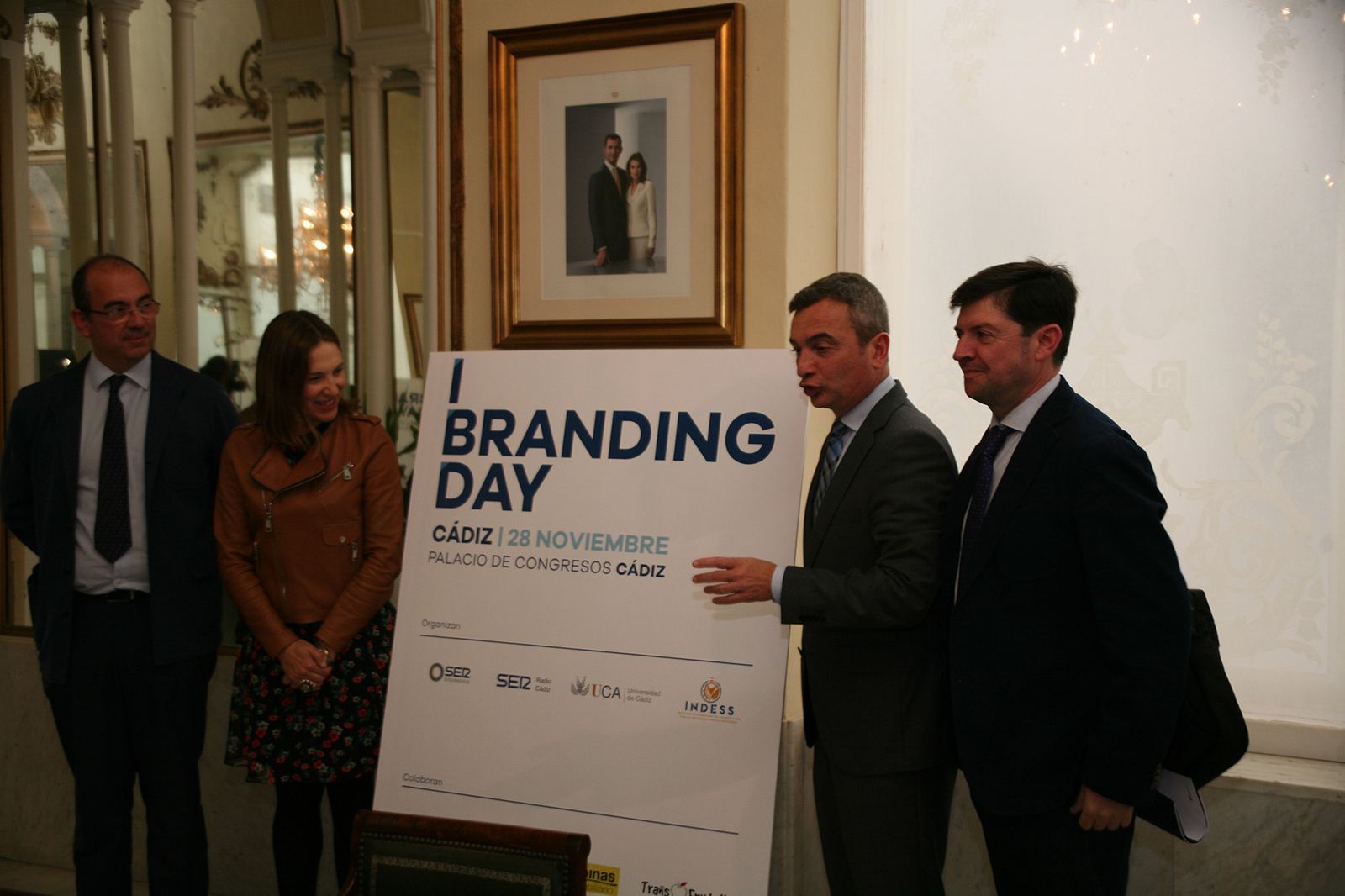 Los protagonistas de la presentación ayer en el Rectorado de la UCA.