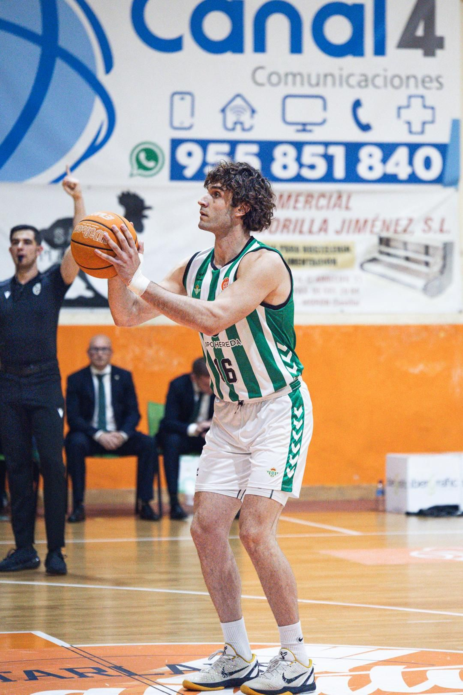 Las fotos del Morón - Betis Baloncesto