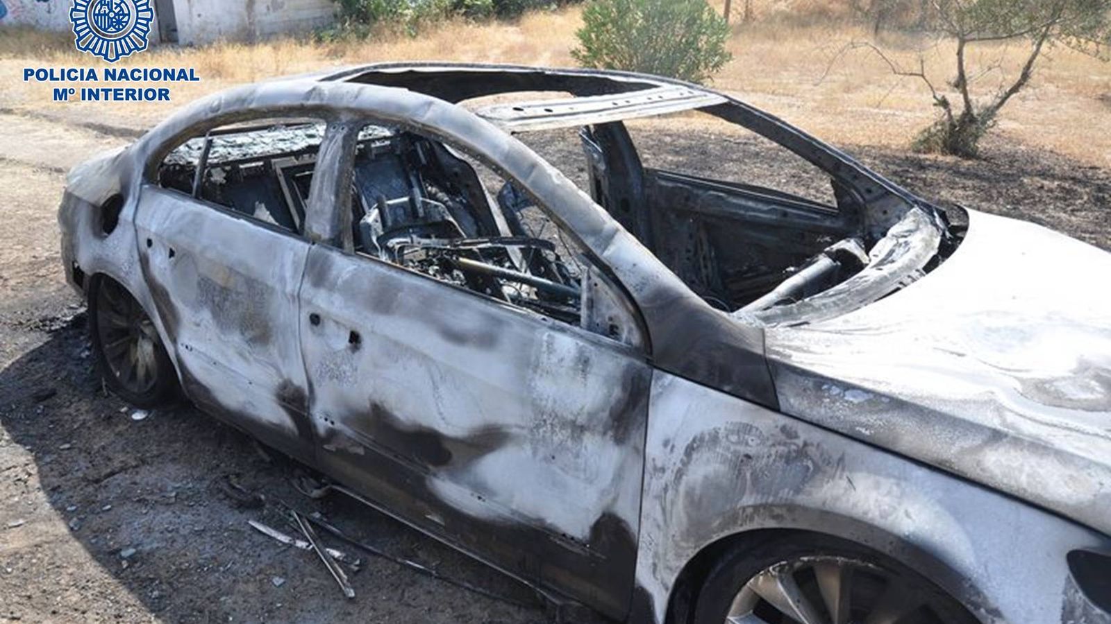 Coche incendiado tras ser robado.