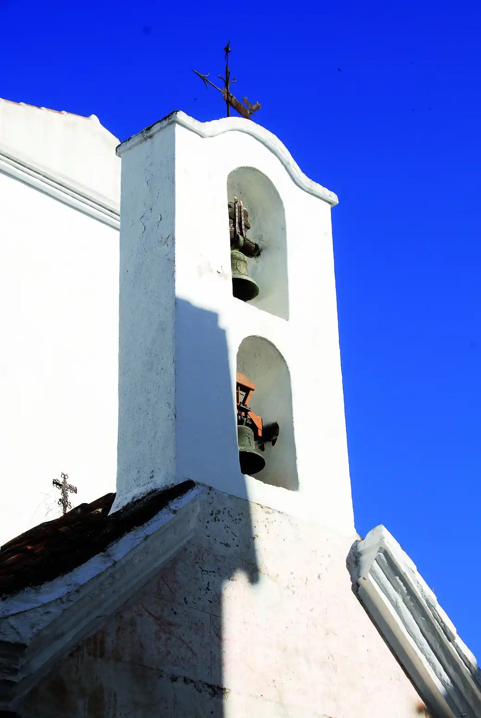El campanario de la Ermita del Divino Pastor de Igualeja.