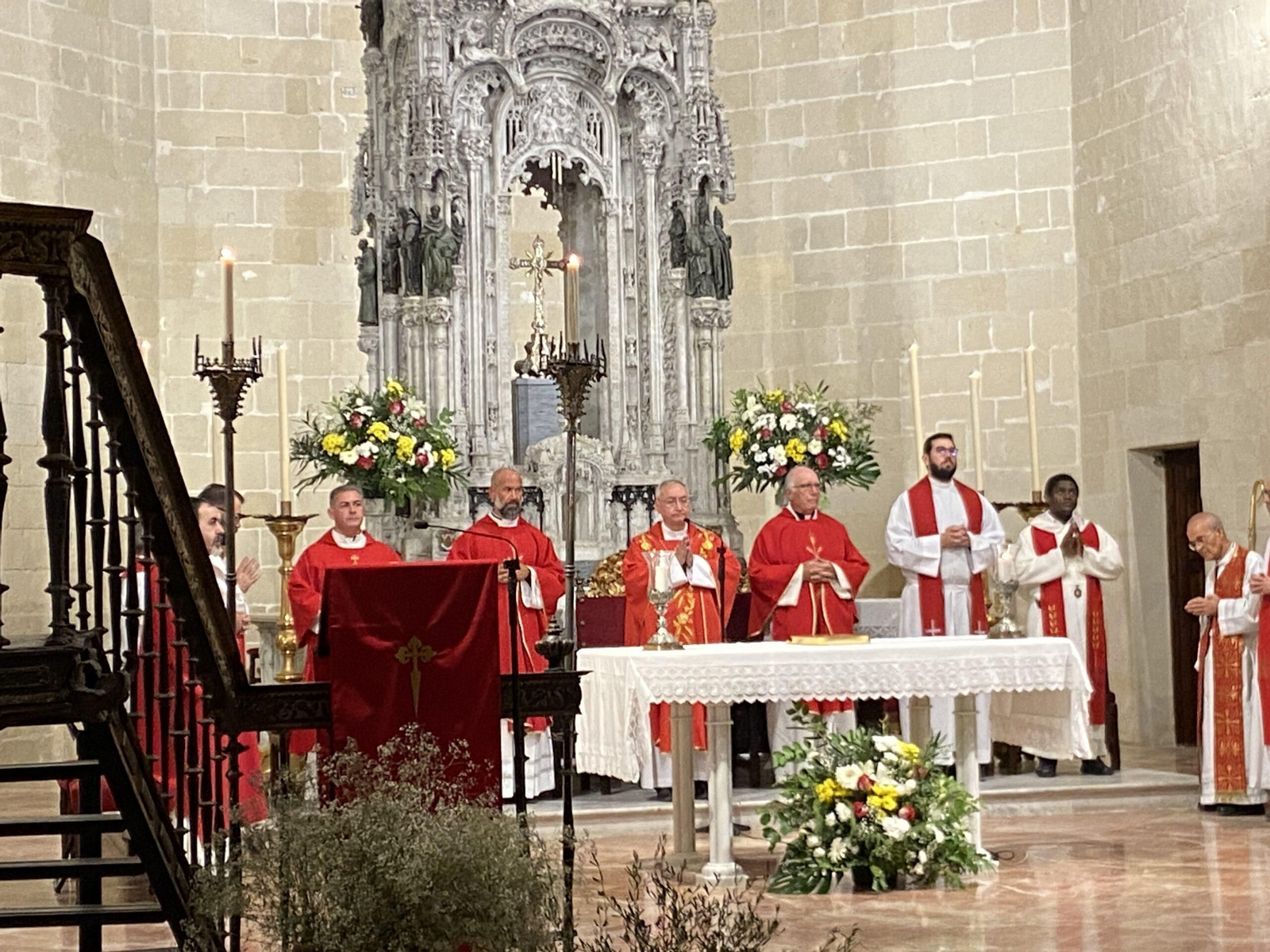 Fotogalería de la toma de posesión de los sacerdotes de Las Viñas, Santiago y San Pedro en Jerez