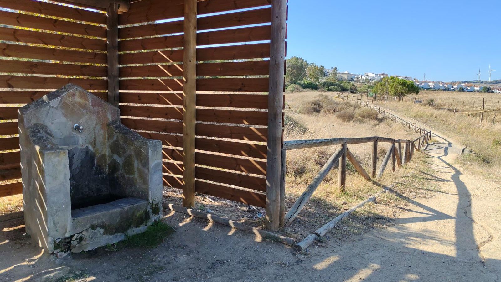 Fuente en la llegada a Facinas.