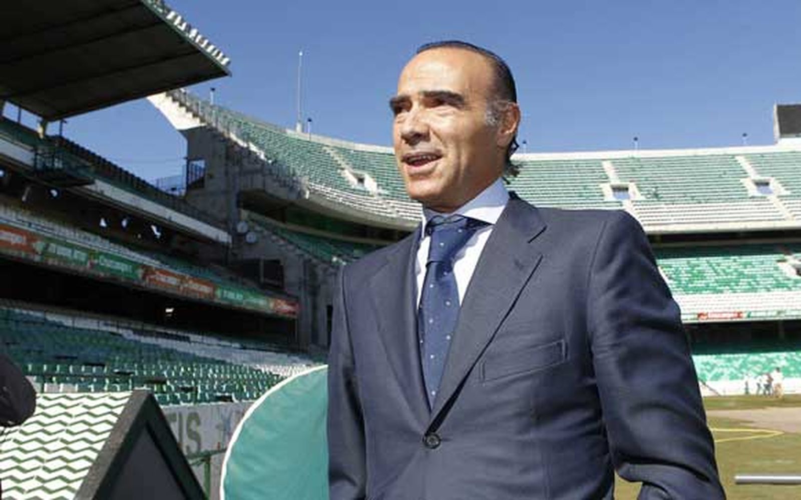 Oliver habilita una web para publicitar su labor en el Betis